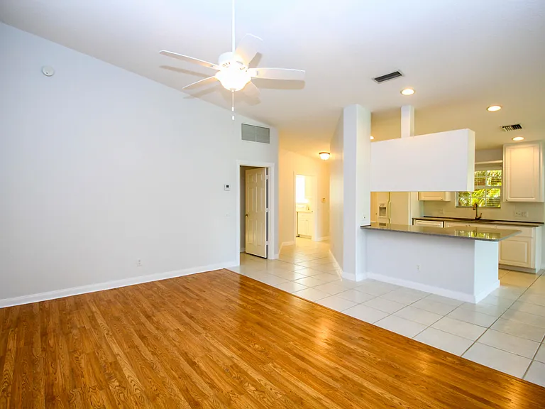 10882 SW Dardanelle Dr — Photo 24