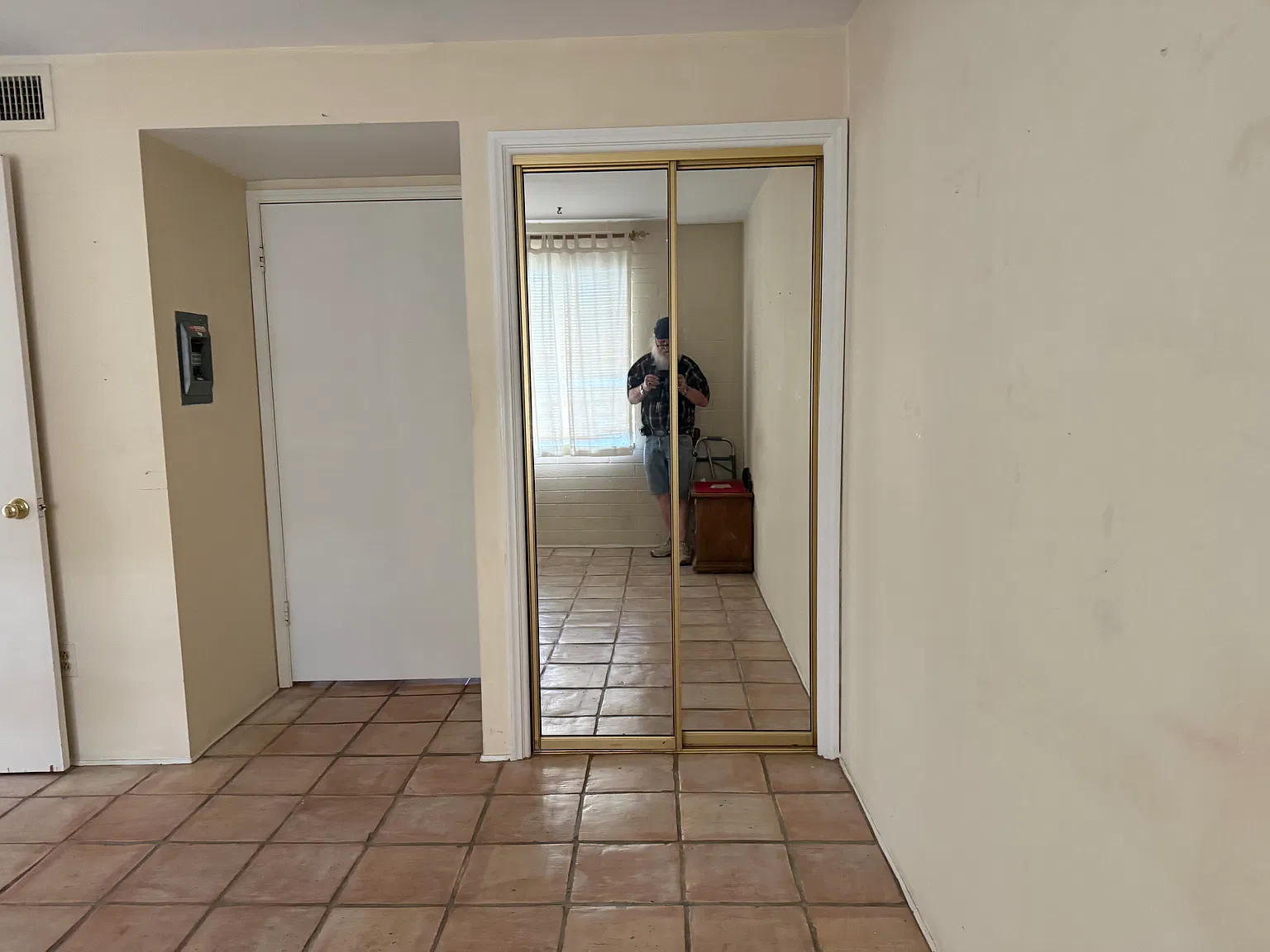 2 bed, 850 sqft, $1,200 — Photo 2