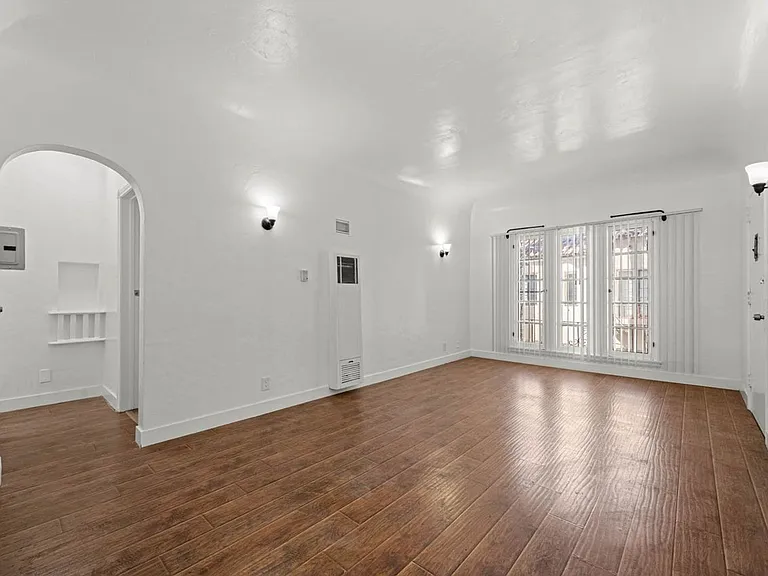 4172 & 4178 S Leimert Blvd — Photo 12