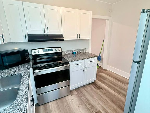 3rd image of 1411 E Main St Suite 7