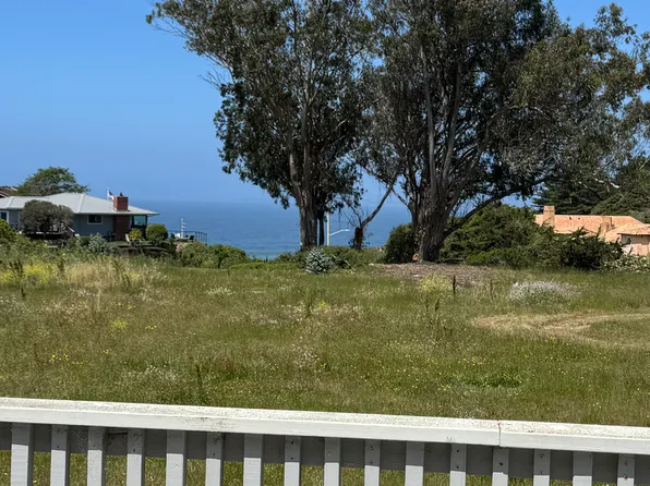133 Holiday Dr, La Selva Beach, CA 95076