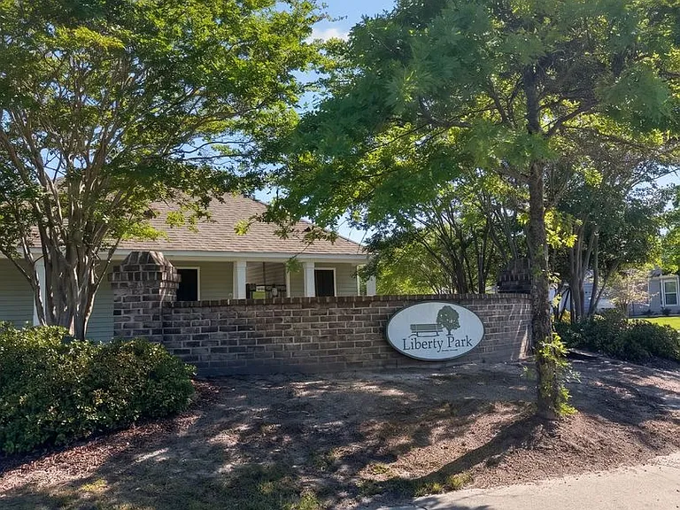 403 Valdez Ct — Photo 15