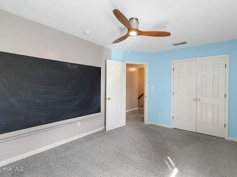 7666 Wilkins Dr — Photo 32