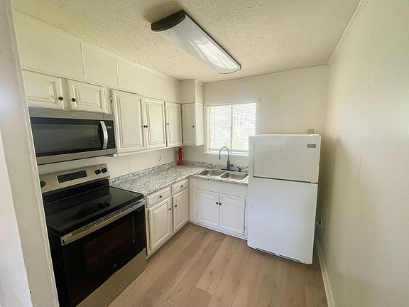 2nd image of 154 Crestview Cir #22