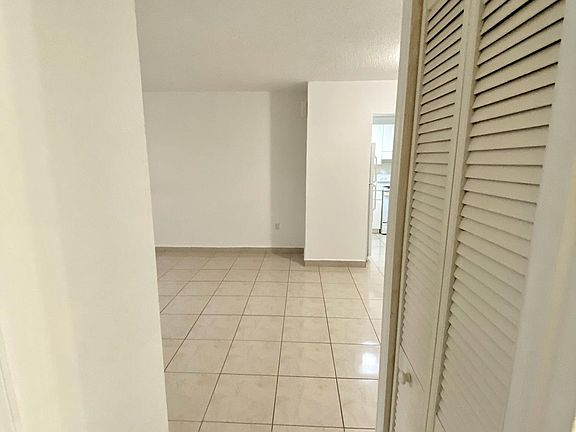 5th image of 666 W 81st St #1-107-45F