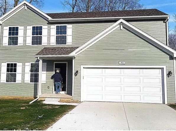 202 Kingsberry Dr, Blissfield, MI 49228