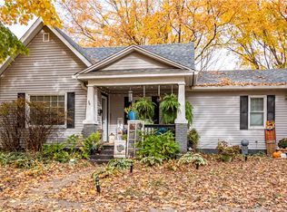 317 E South St, Moweaqua, IL 62550