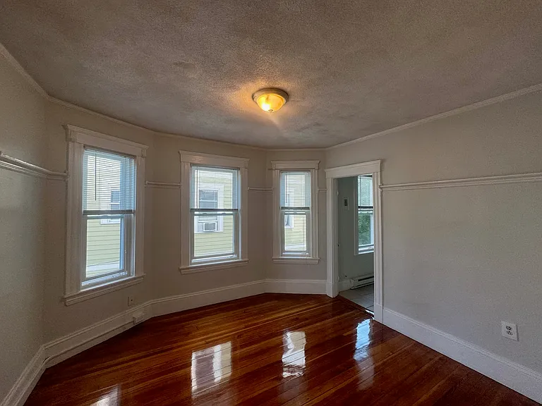 13 Orrin St #3R — Photo 8