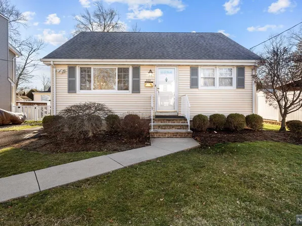 320 Hoover Ave, Township Of Washington, NJ 07676
