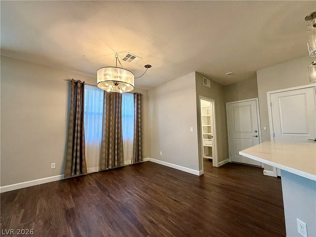 3 bed, 2.5 bath, 1736 sqft, $2,175 — Photo 4