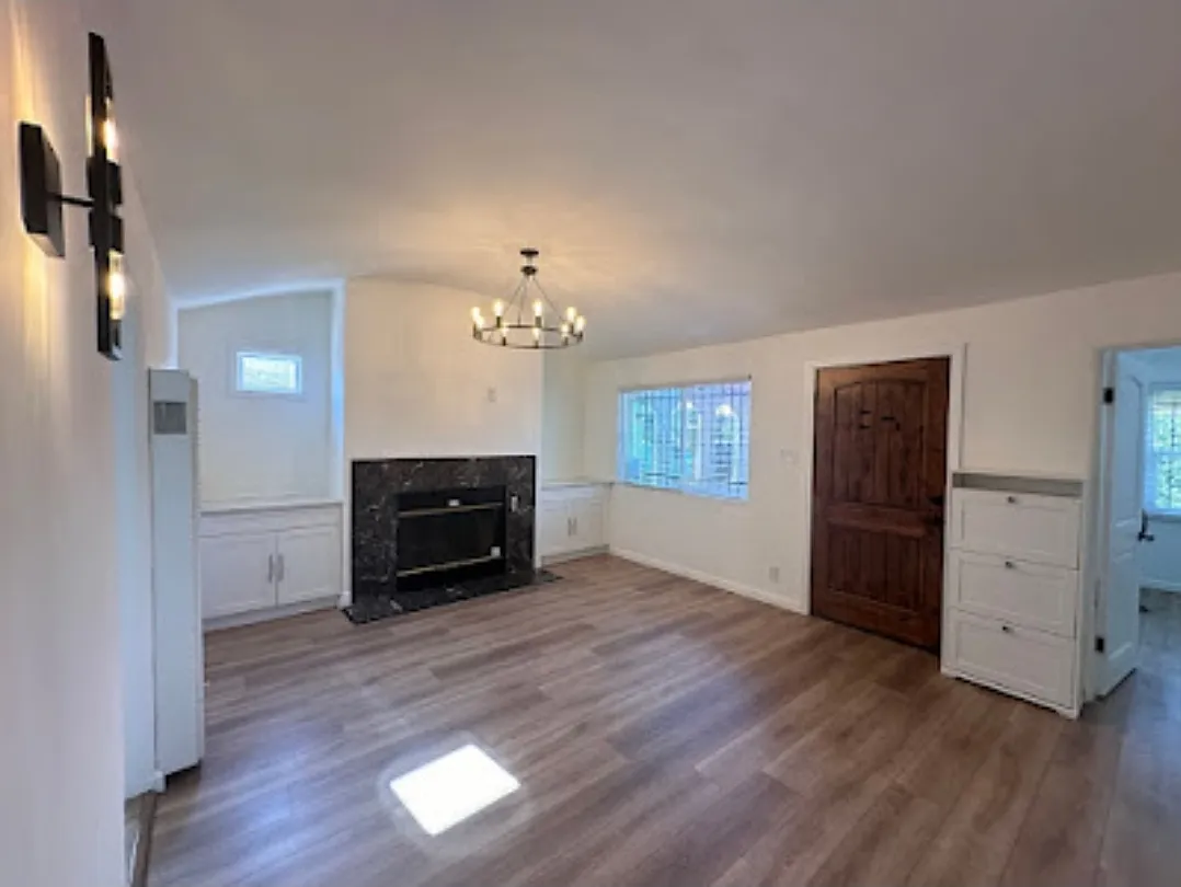 2 bed, 1.5 bath, 850 sqft, $3,495 — Photo 2
