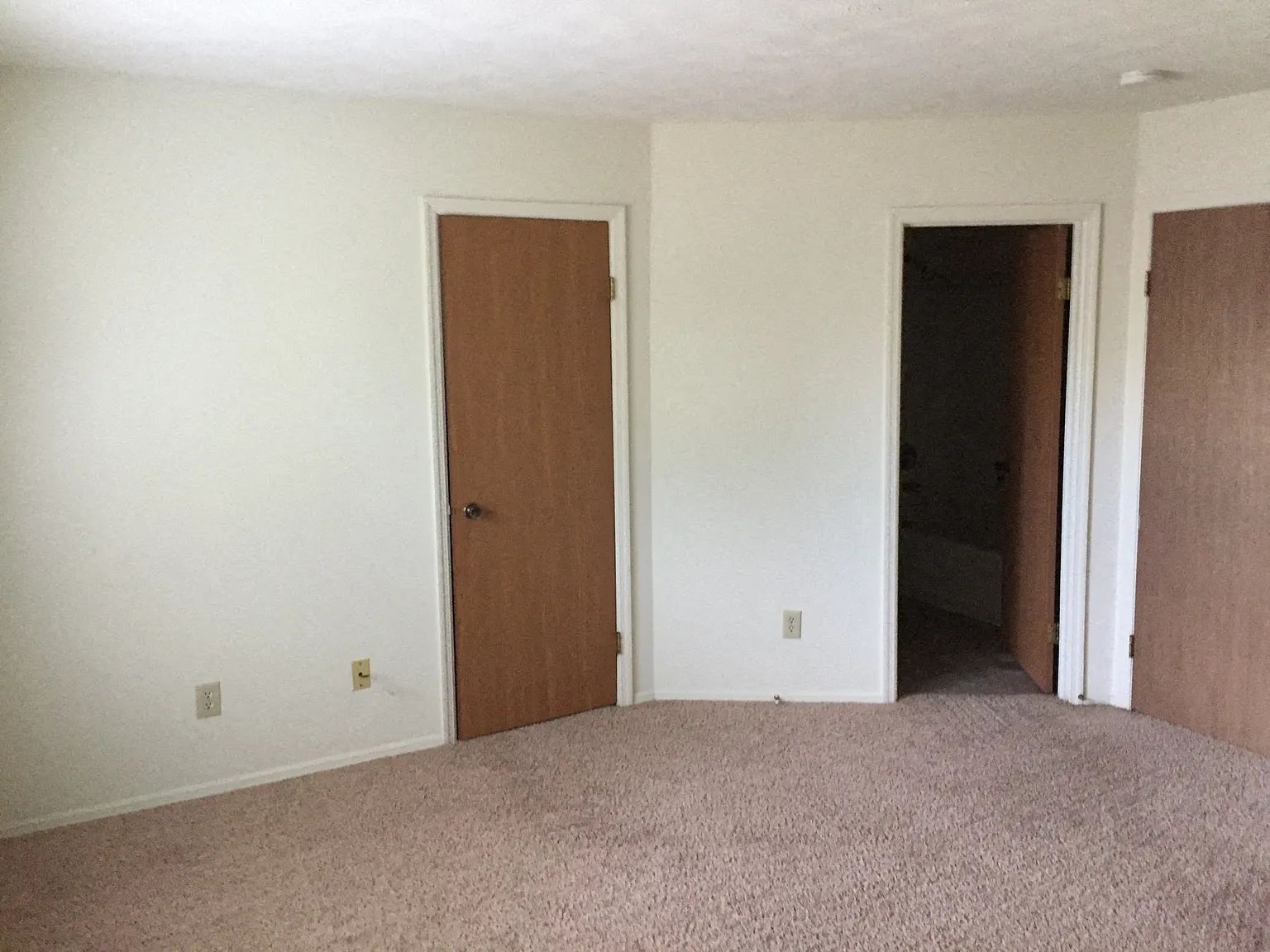 6540 Rolling Glen Drive — Photo 3