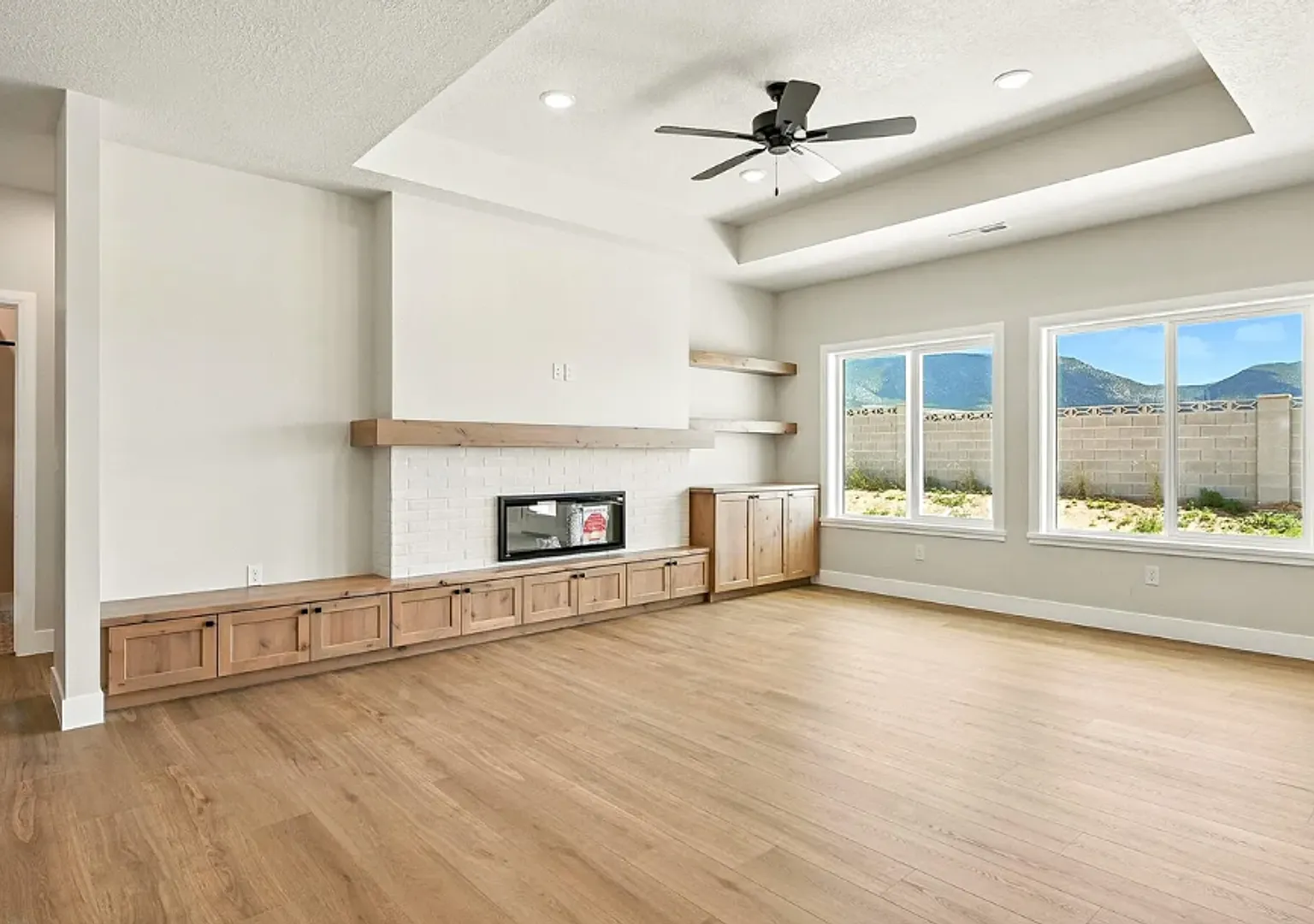 Modern Living with Extra Space in Enoch — Photo 2