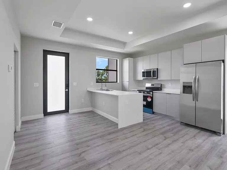 3000 66th St W — Photo 11