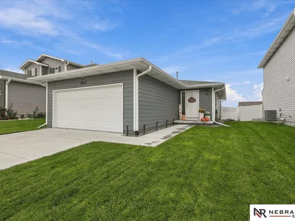 1611 SW 29th St, Lincoln, NE 68522