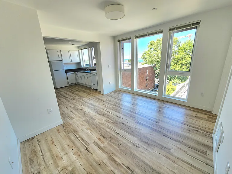 Russo Apartments — Photo 43
