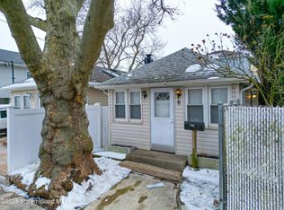 6 Center Pl, Staten Island, NY 10306