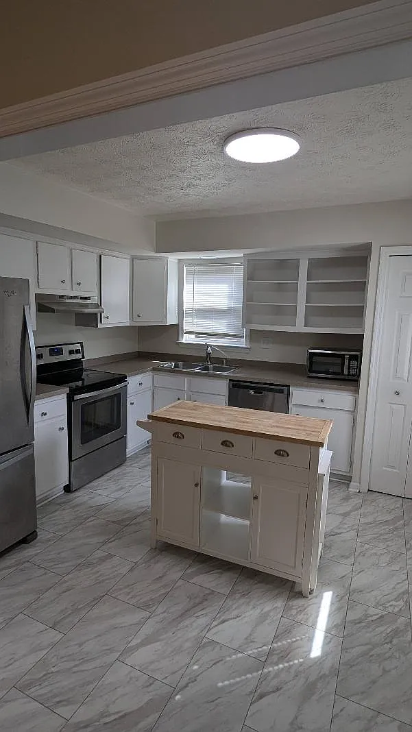 3 bed, 1699 sqft, $1,650 — Photo 4