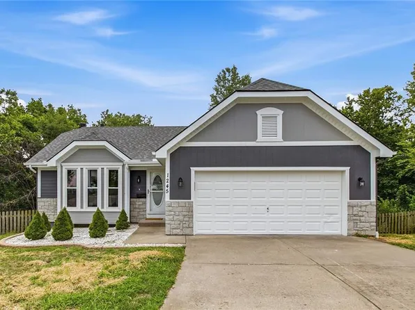 1245 Mockingbird Ln, Liberty, MO 64068