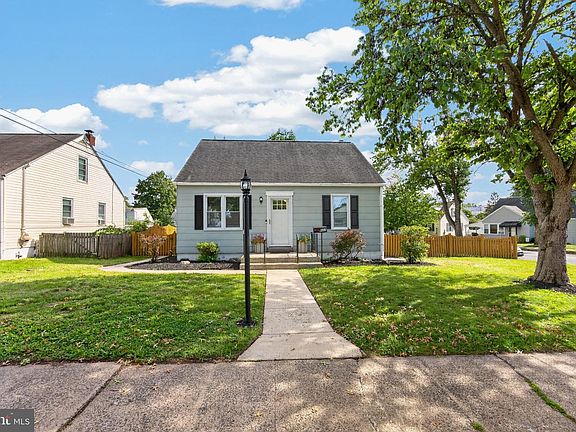 3rd image of 822 Brookside Ave