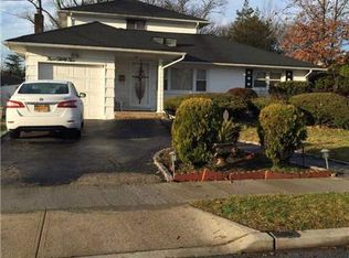 932 Donald Pl, Valley Stream, NY 11580