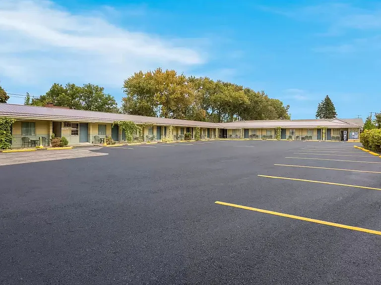 Presque Isle Extended Stay Suites — Photo 25