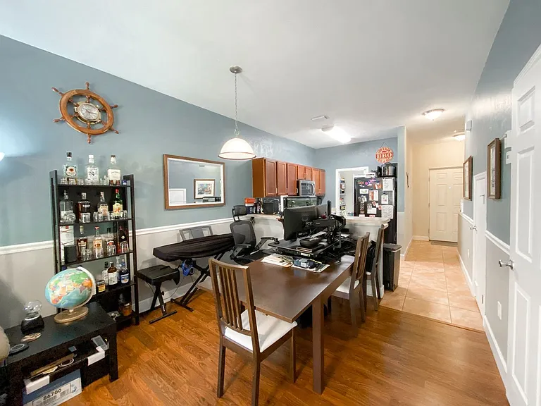 2927 SW 35th Pl #114 — Photo 3
