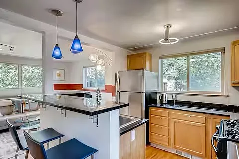 4 bed, 1554 sqft, $4,800 — Photo 2