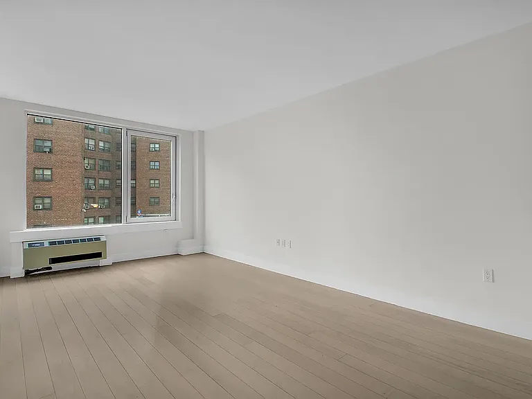 109 Gold St #5C — Photo 7