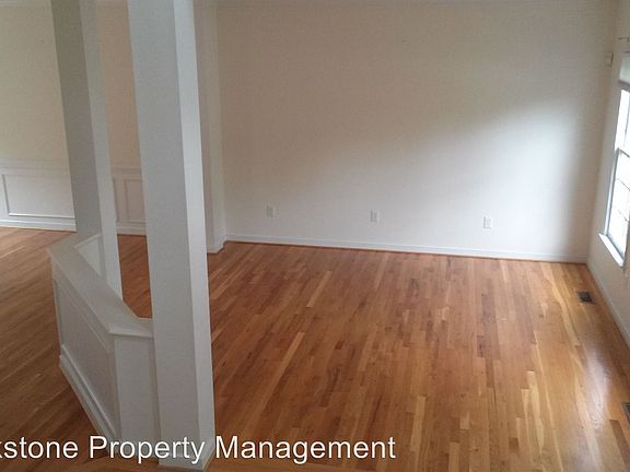 3rd image of 6028 Chestnut Hill Dr