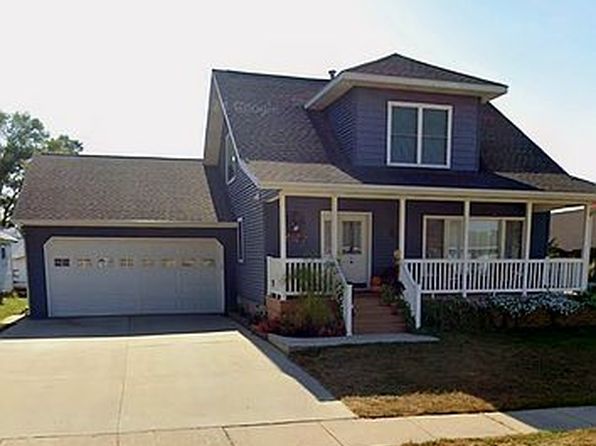 210 1st St SE