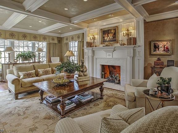 5th image of 8 Crownview Ln