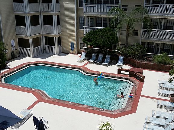 5th image of 1000 W Horatio St APT 314