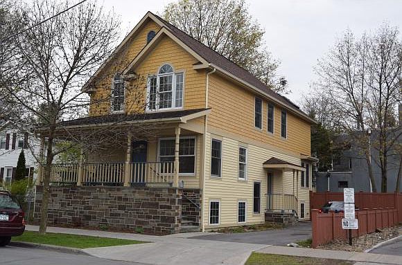 1st image of 105 Farm St