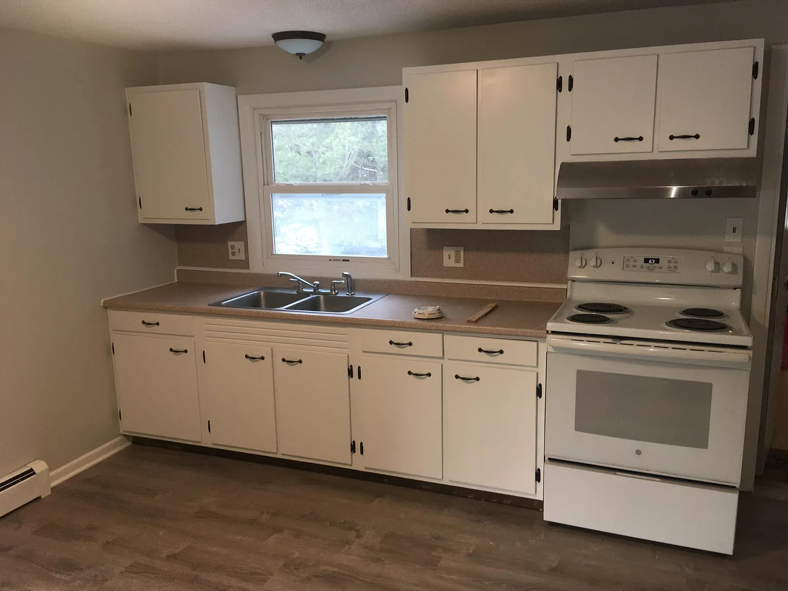 2 bed, $1,600 — Photo 2