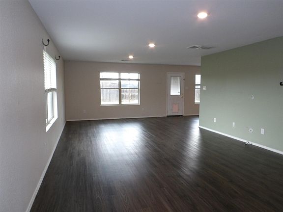 5th image of 4307 Cedar Elm St
