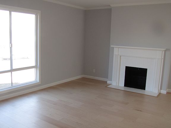 3rd image of 113 Manor Dr