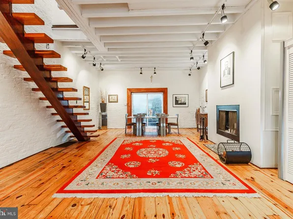 225 Montrose St, Philadelphia, PA 19147