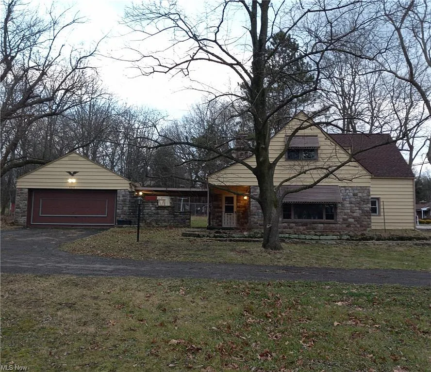 3 bed, 1196 sqft, $1,750 — Photo 1