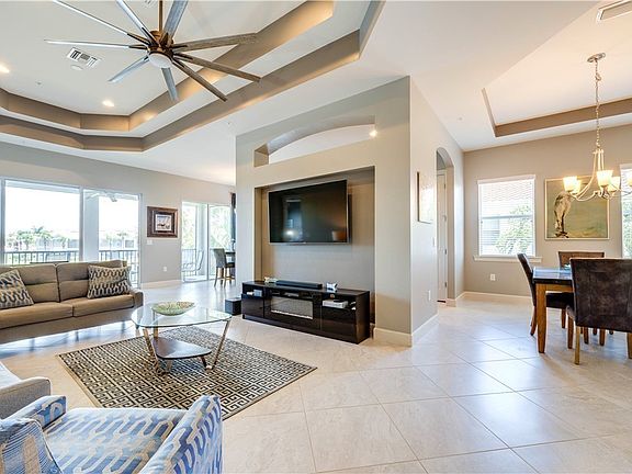 4th image of 10230 Glastonbury Cir #202