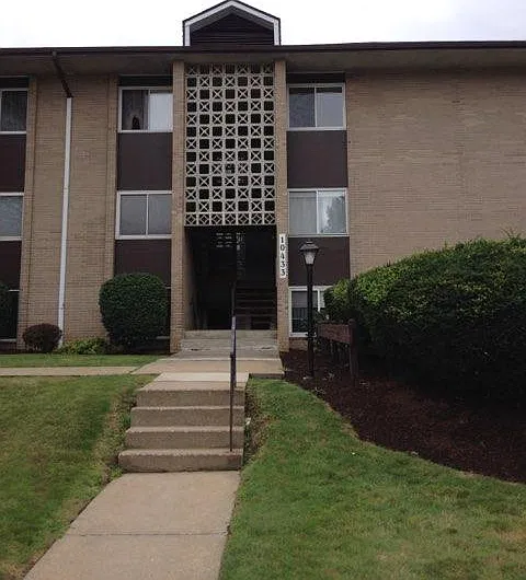 2 bed, 906 sqft, $1,195 — Photo 1