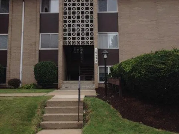 10433 N Church Dr APT 105, Cleveland, OH 44130