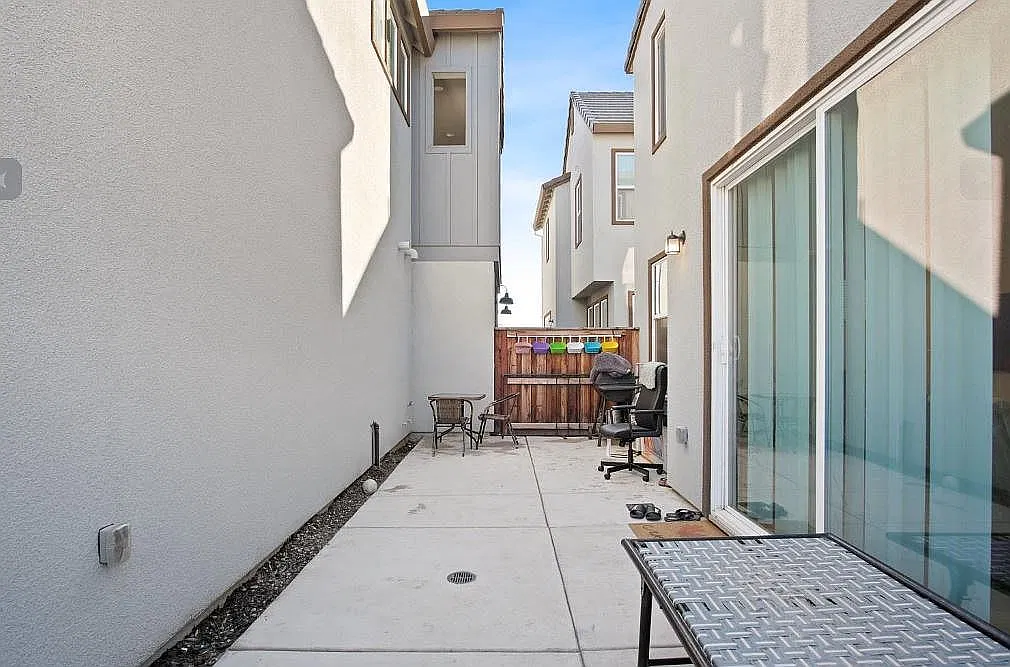 4 bed, 1471 sqft, $2,990 — Photo 4