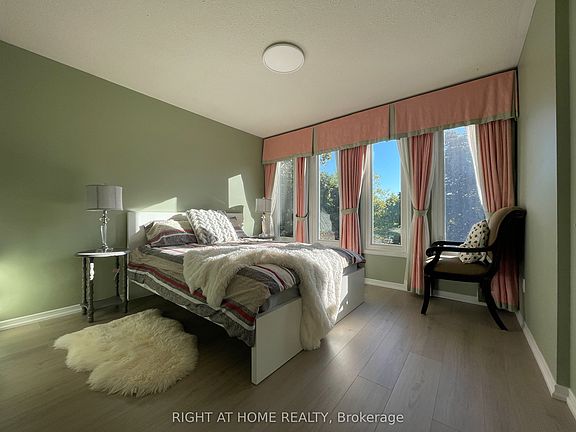 2nd image of 1163 Rosethorne Rd