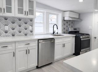 70 S Cottage St, Valley Stream, NY 11580