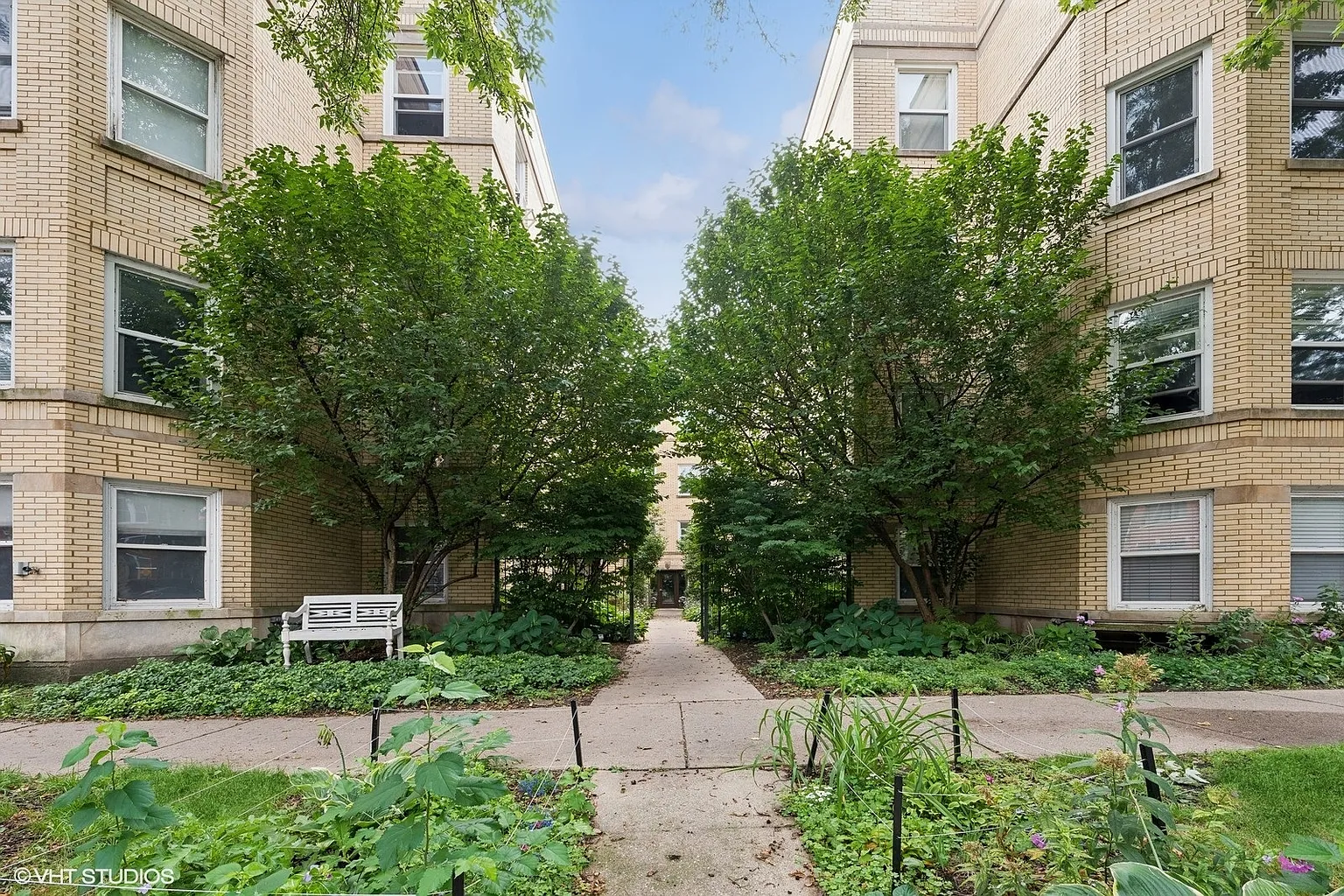 1417 W Catalpa Ave APT 3E photo 1