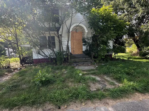 1708 Fenton Rd, Flint, MI 48507