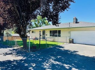 1814 Carlson Dr, Klamath Falls, OR 97603