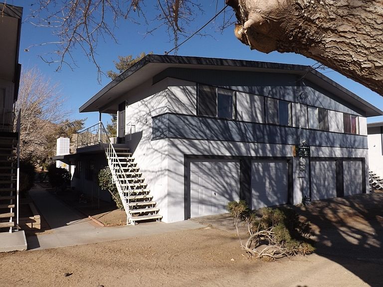 1st image of 55158 Airlane Dr