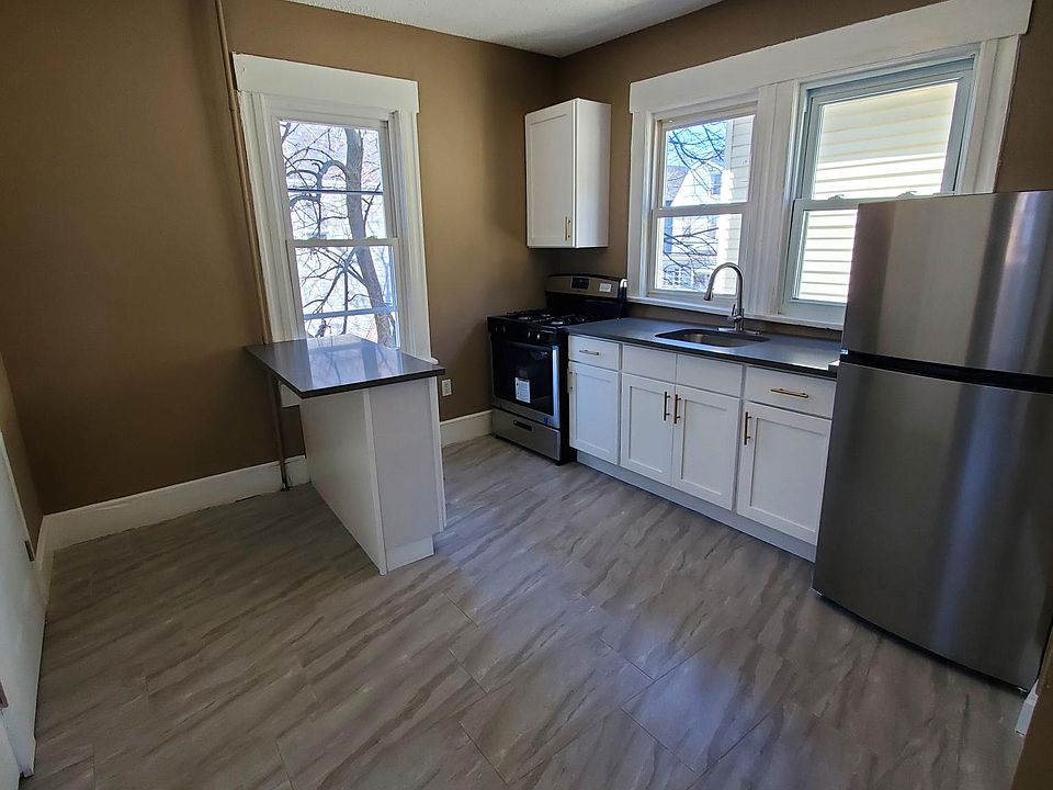 1st image of 477 Nye Ave APT 3